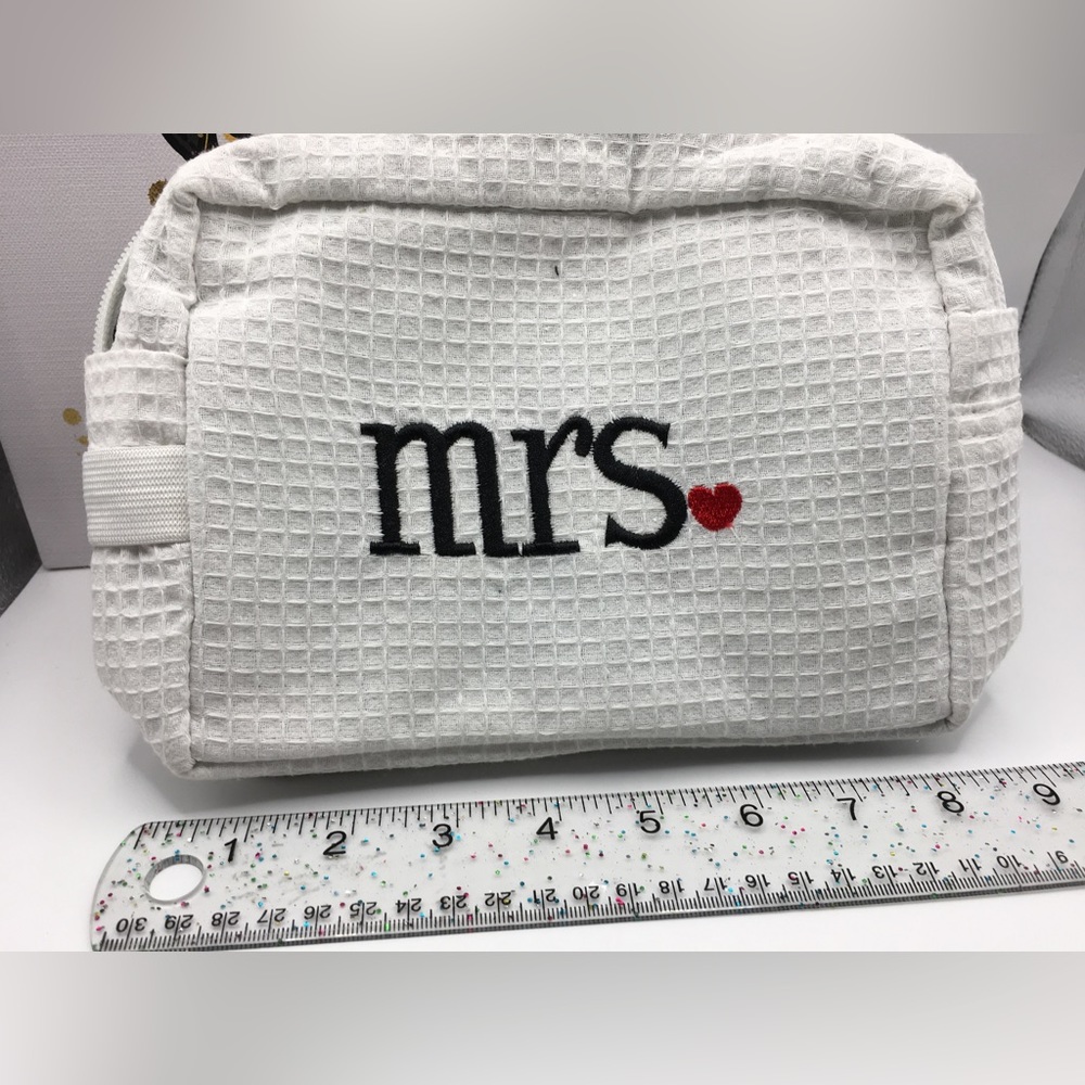 Mrs. Pouch - Picture 8 of 12